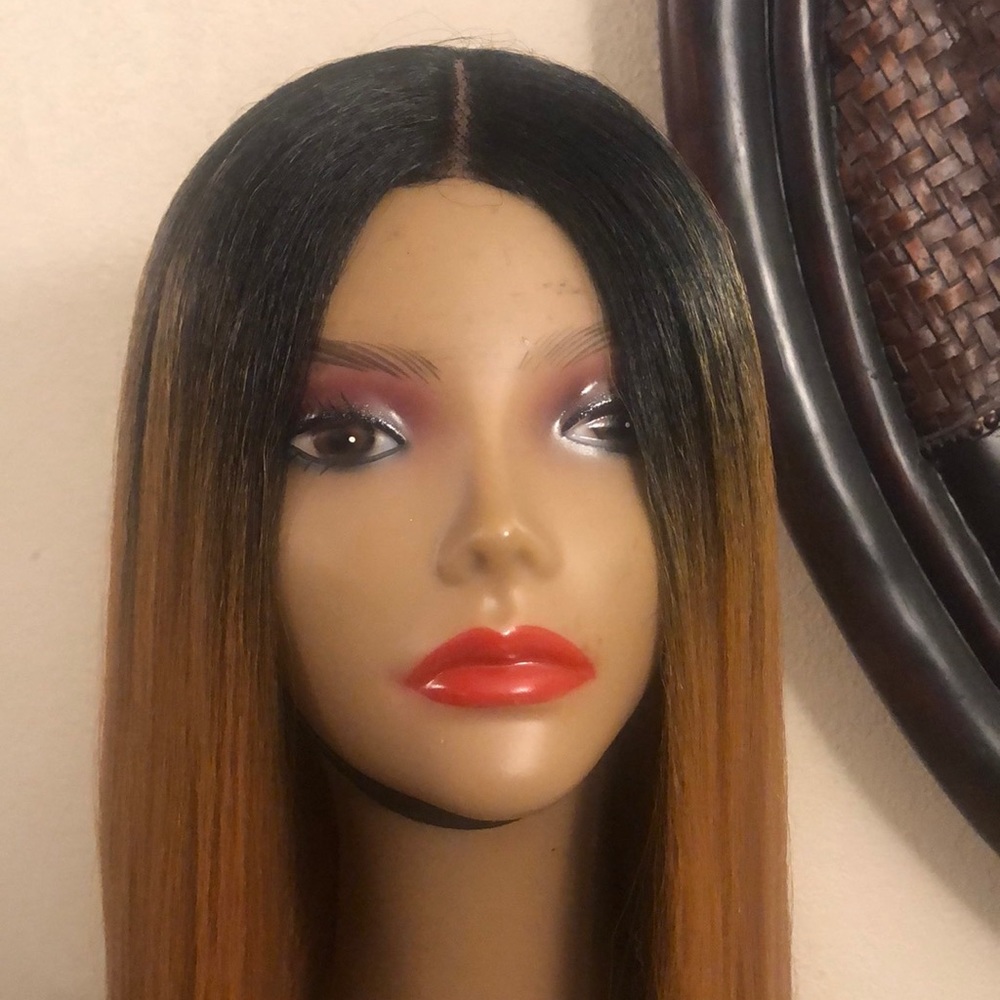 Straight synthetic wig